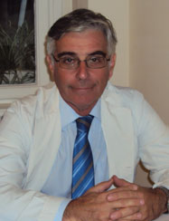 Dr. Marcelo Del Castillo, mdico especialista en Enfermedades Infecciosas, Jefe de Infectologa de Fleni y del Sanatorio Mater Dei, y miembro de la Comisin de Prevencin de Infecciones Asociadas al Cuidado de la Salud de la Sociedad Argentina de Infectologa (SADI)