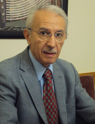 Dr. Carlos Arozamena Martnez.